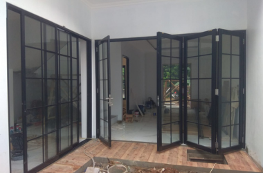 pintu lipat aluminium